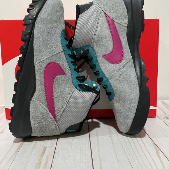 🚨SOLD🚨NEW NIKE HOODLAND SUEDE BOOTS SHOES MENS SZ 10 - Picture 7 of 11